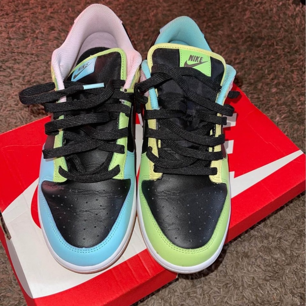 Nike Dunks - Picture 5 of 5